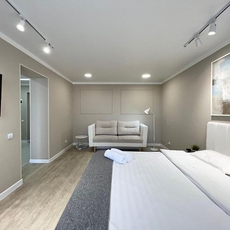 Luxury Apartments Pavlodar Bagian luar foto