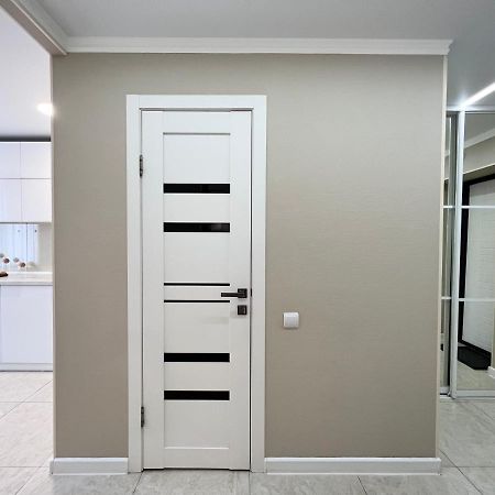 Luxury Apartments Pavlodar Bagian luar foto