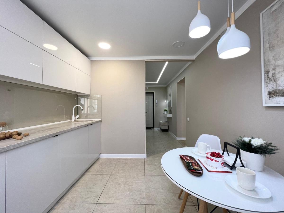 Luxury Apartments Pavlodar Bagian luar foto