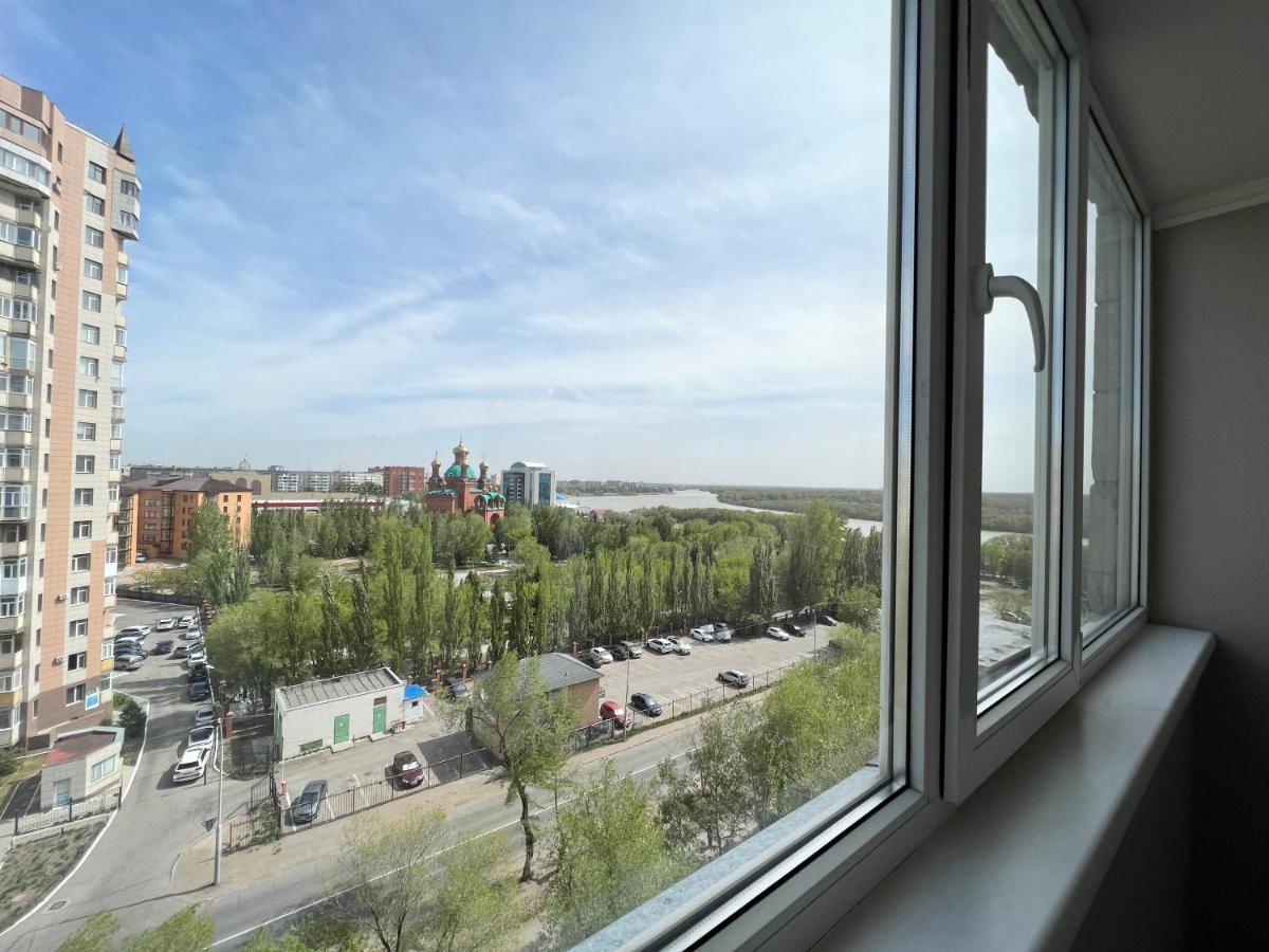 Luxury Apartments Pavlodar Bagian luar foto