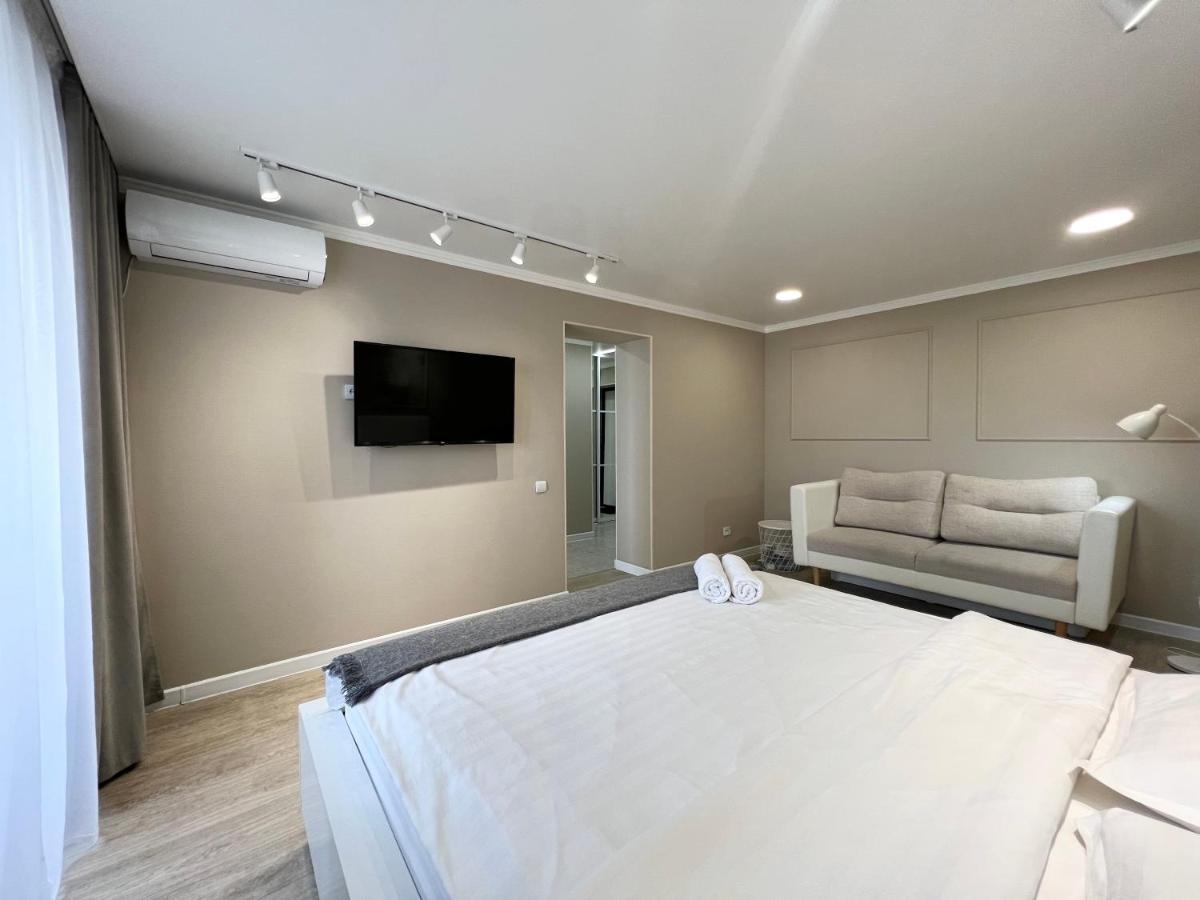 Luxury Apartments Pavlodar Bagian luar foto